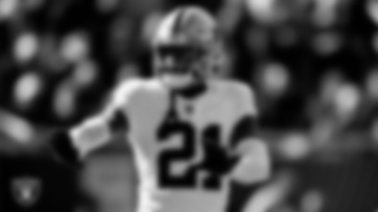 Las Vegas Raiders cornerback Amik Robertson (21) during the regular season away game against the Chicago Bears at Soldier Field.