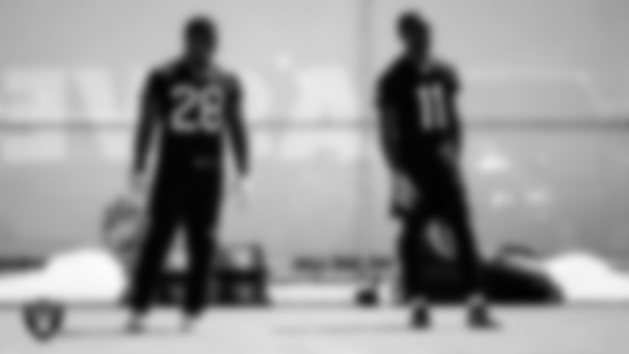 Las Vegas Raiders running back Josh Jacobs (28) and wide receiver Henry Ruggs III (11) during practice.