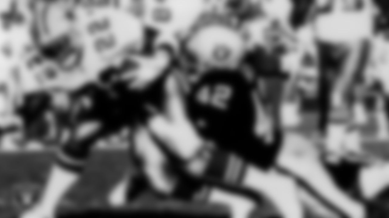 Ronnie Lott played in 32 games with 32 starts for the Raiders over 2 years in the Silver and Black. He recorded 196 tackles, 9 interceptions, 2 forced fumbles and 2 fumble recoveries. Lott was inducted into the Pro Football Hall of Fame in 2000.