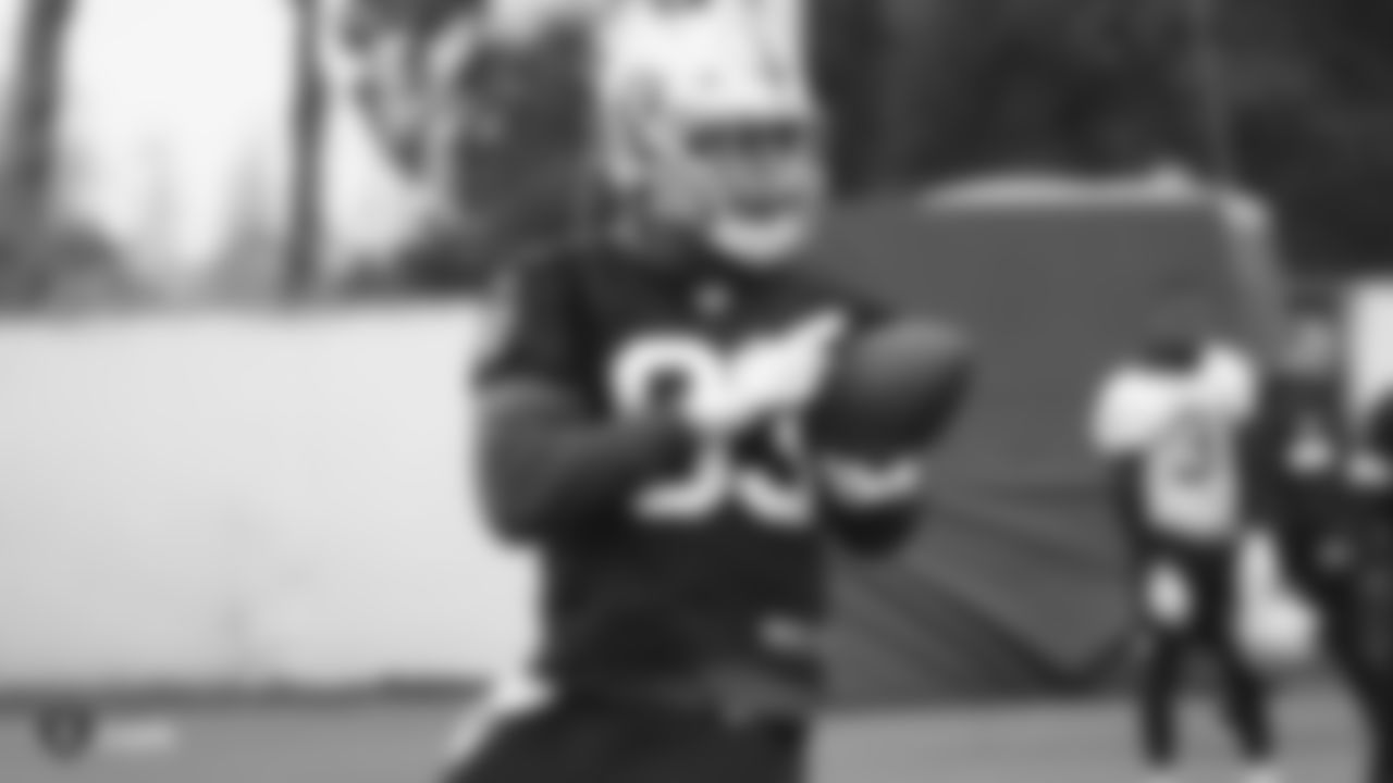 Raiders tight end Darren Waller (83) makes a catch during practice.