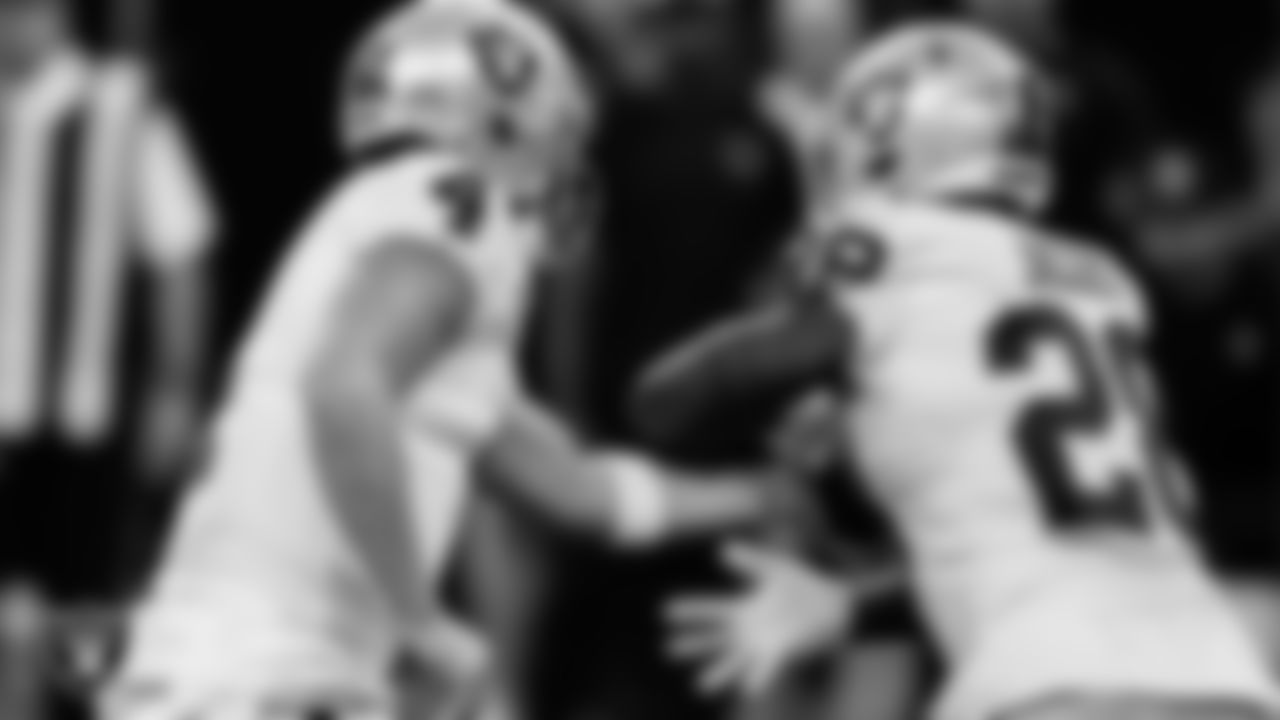 Las Vegas Raiders quarterback Derek Carr (4) and running back Josh Jacobs (28) during the regular season away game against the New Orleans Saints at Caesars Superdome.