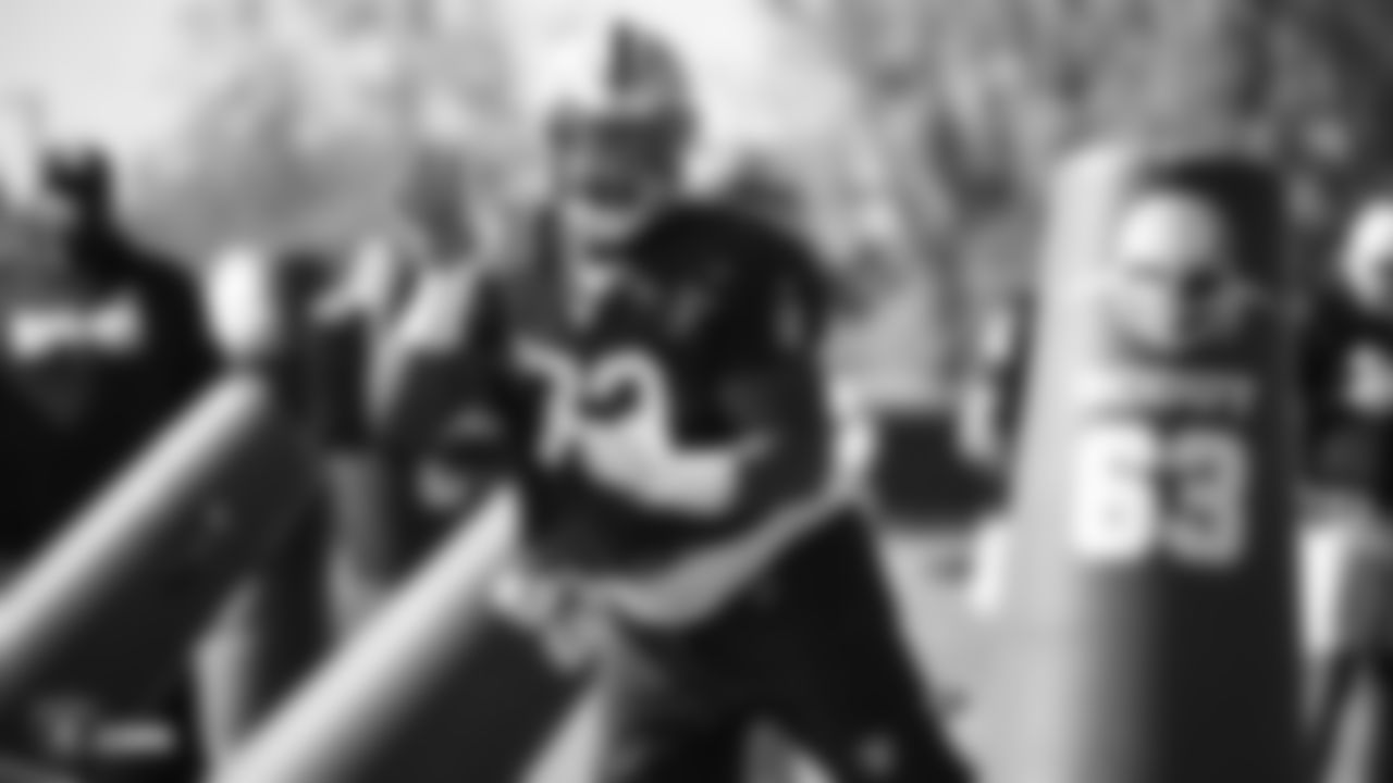 Raiders defensive tackle Maurice Hurst (73) goes through defensive drills during practice.