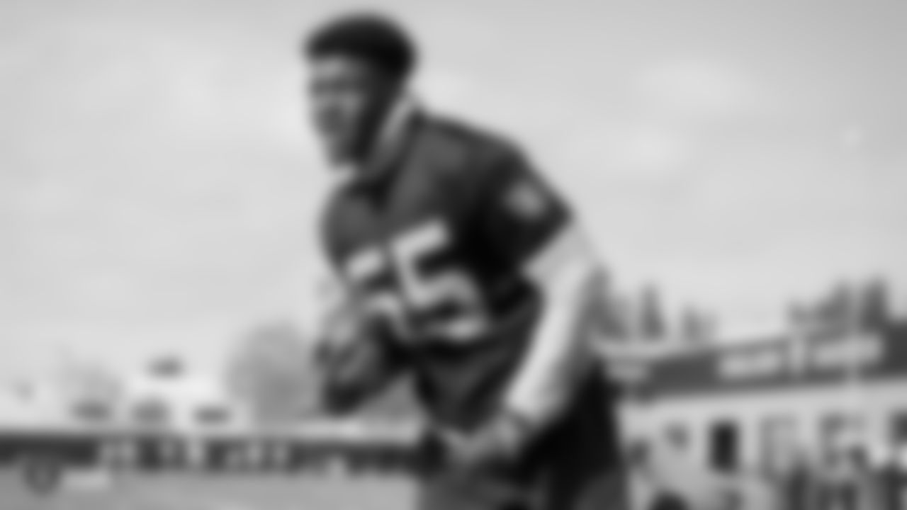 Raiders linebacker Marquel Lee (55) at a workout during phase two of the offseason program at the Raiders Practice Facility, in Alameda, Calif.