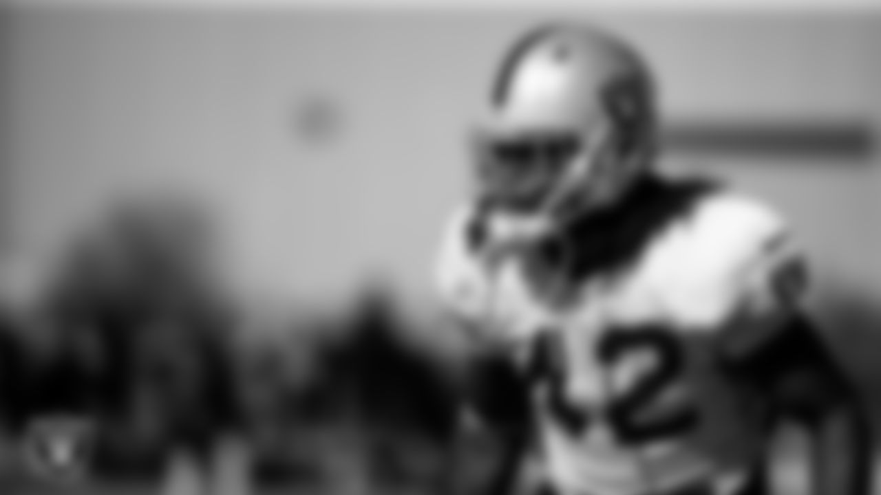 Las Vegas Raiders linebacker Cory Littleton (42) during practice.