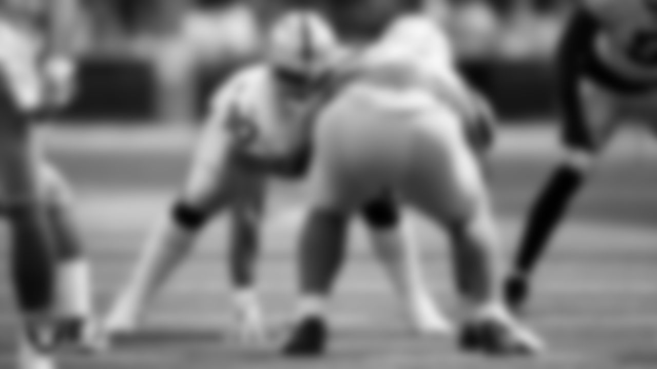 Las Vegas Raiders defensive tackle Johnathan Hankins (90) during the regular season away game against the Los Angeles Chargers at SoFi Stadium.