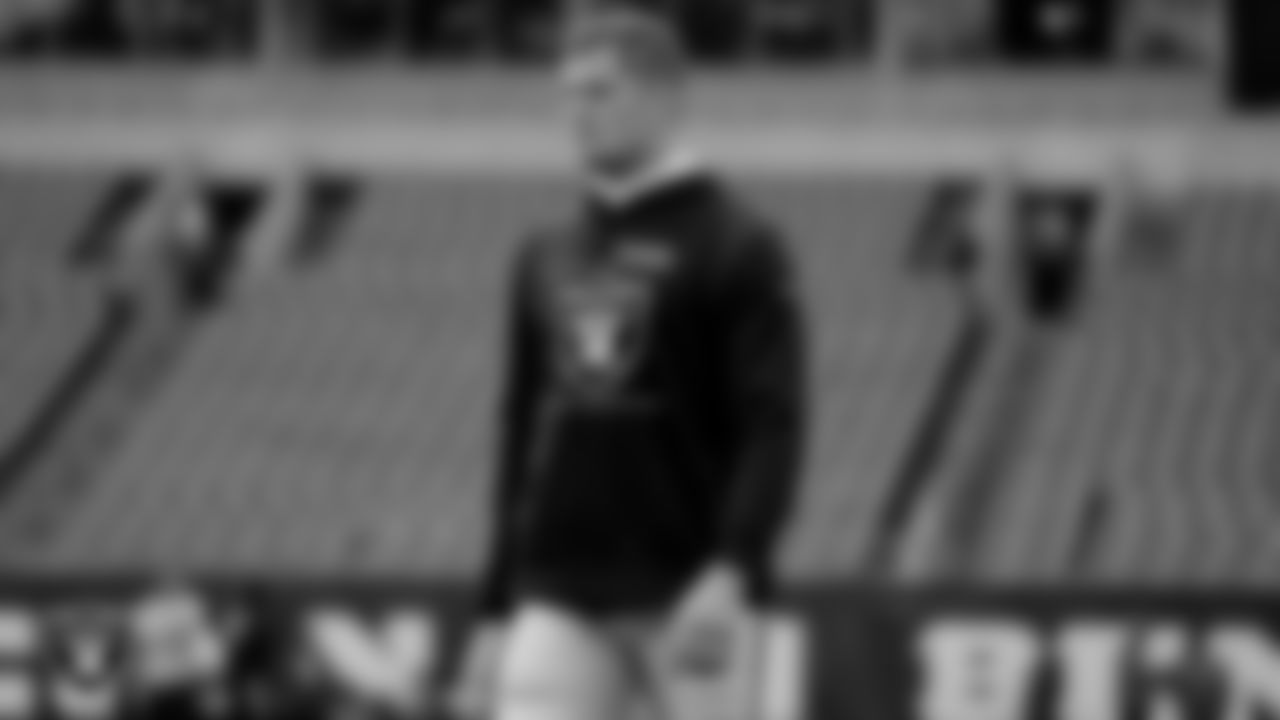 Las Vegas Raiders defensive end Carl Nassib (94) warming up before the postseason away game against the Cincinnati Bengals.