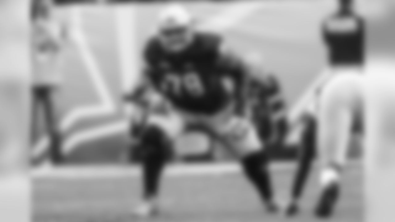 Ronnie Stanley, T, Notre Dame