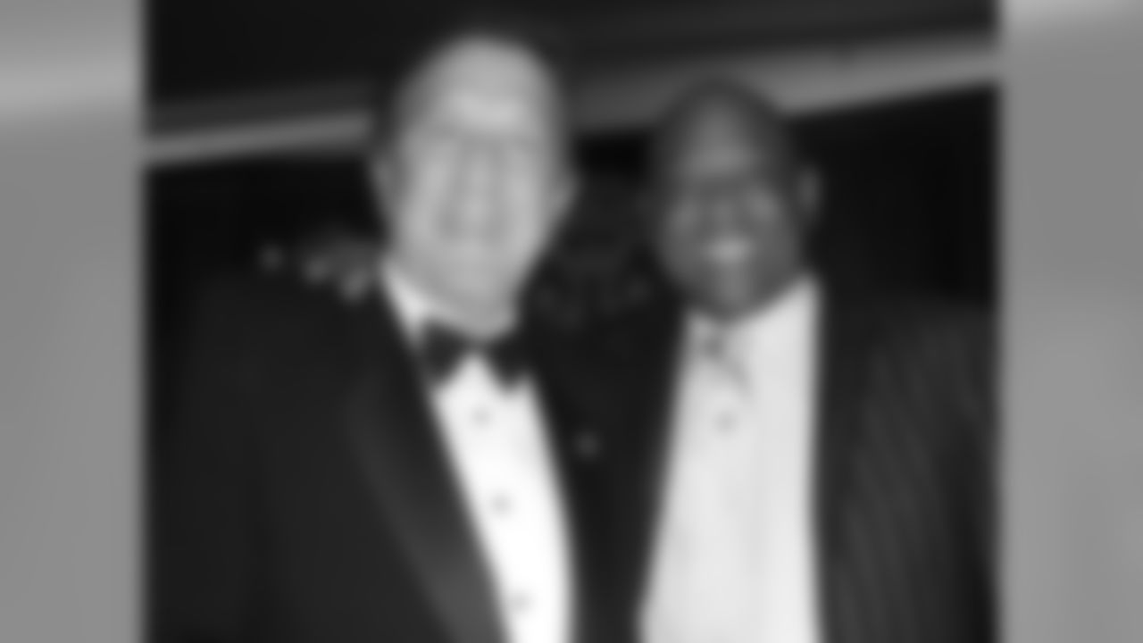 Tom Flores and Cliff Branch pose for a photo at Flores' induction ceremony for the Bay Area Sports Hall of Fame.