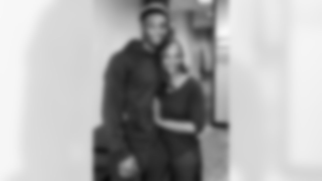 Las Vegas Raiders wide receiver Henry Ruggs III with his mother.