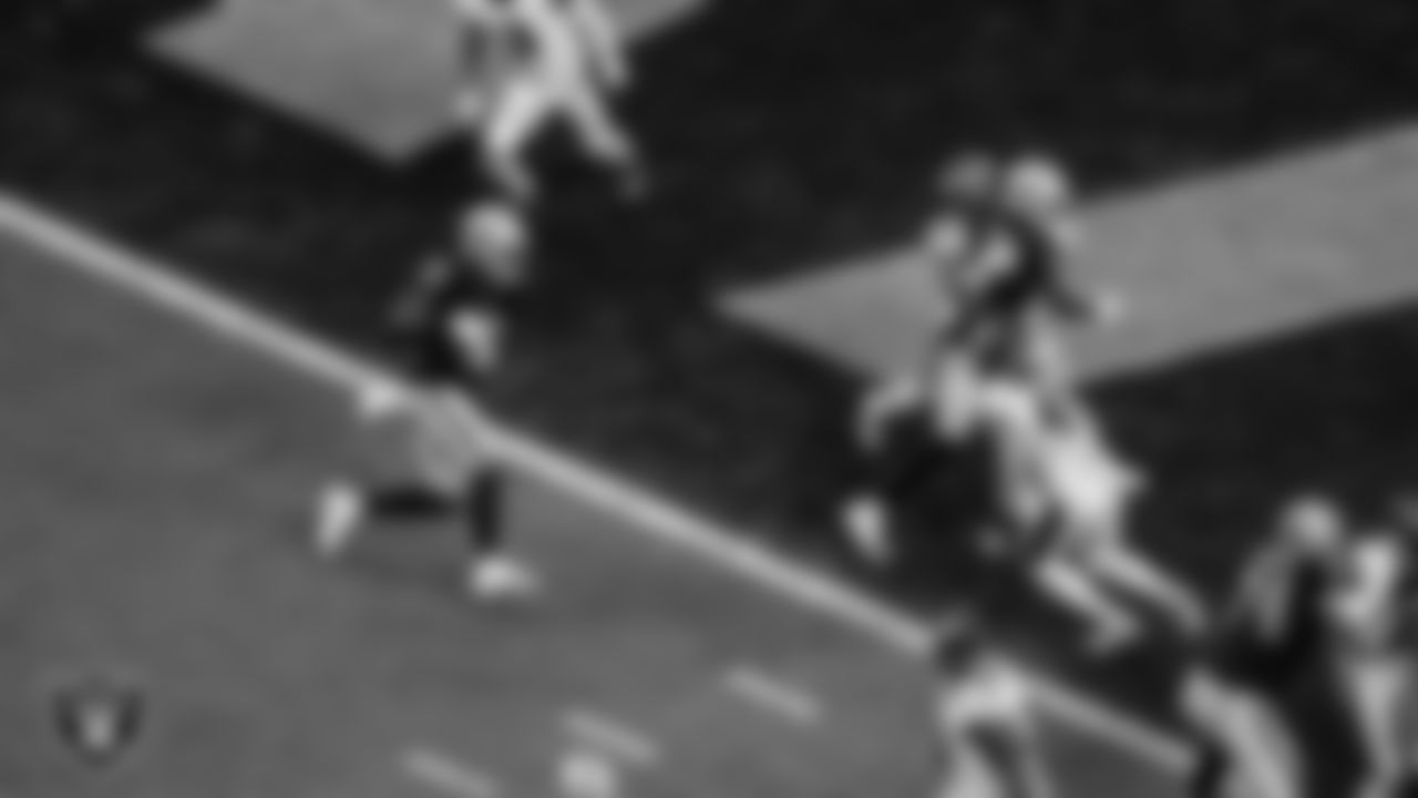 Las Vegas Raiders wide receiver Bryan Edwards (89) makes a 1-yard touchdown catch during the regular season home game against the Philadelphia Eagles.