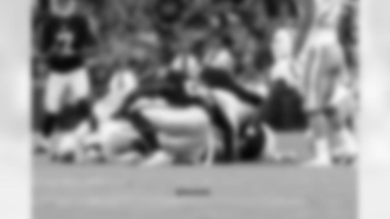 TE Brian Leonhardt forces the special teams fumble and the Raiders jump in to make the recovery.