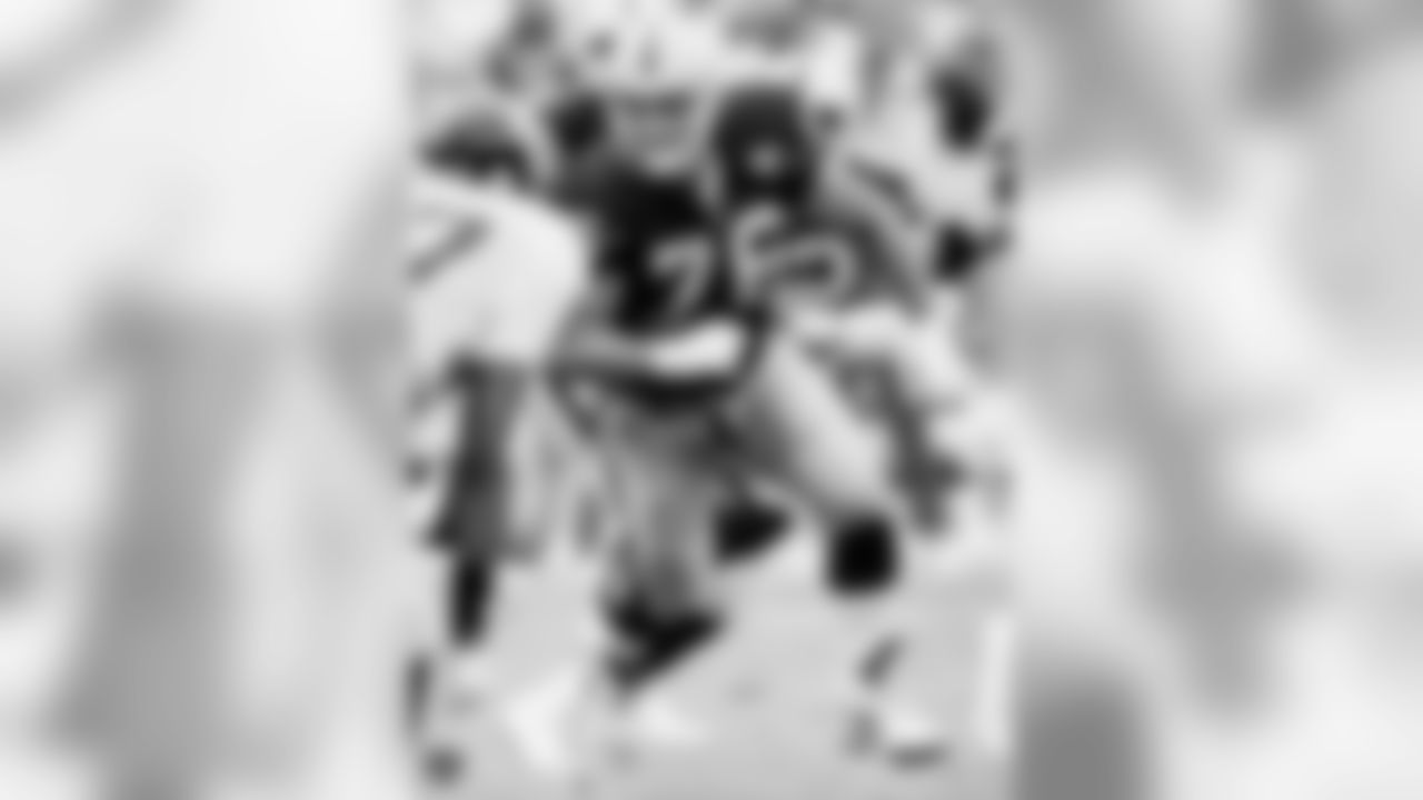 OL Steve Wisniewski (1989-2001)
1990's NFL All-Decade Team