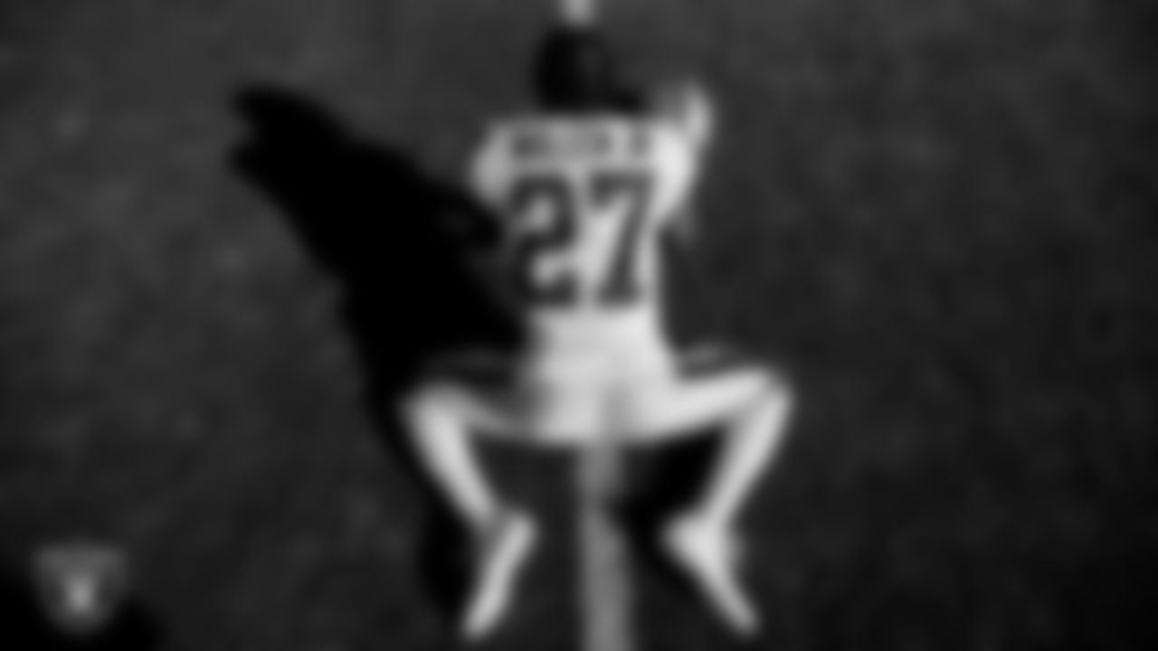 Las Vegas Raiders cornerback Trayvon Mullen Jr. (27) warming up before the regular season away game against the Kansas City Chiefs at Arrowhead Stadium.