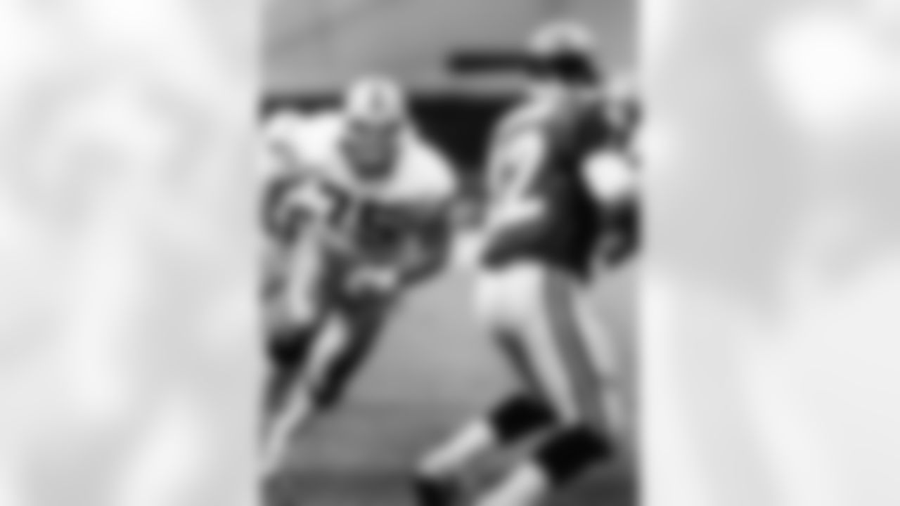 The Raiders selected Howie Long in the 2nd round of the 1981 NFL Draft. During his 13 years with the Raiders, Long played in 179 games with 151 starts and recorded 84 sacks, two interceptions, and 10 fumble recoveries. He was selected to play in eight Pro Bowls, named 1st Team All-Pro twice, and was named defensive player of the year in 1985. Long was inducted into the Pro Football Hall of Fame in 2000.