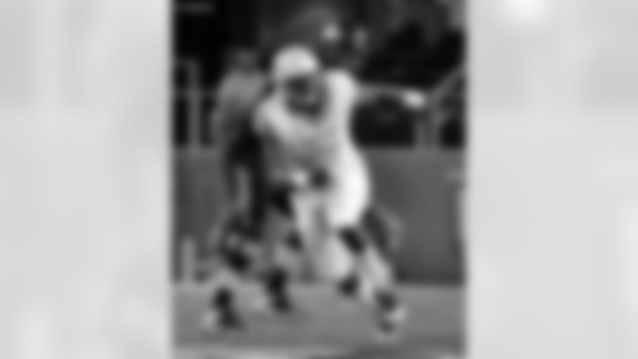 DE Mario Edwards, Jr.