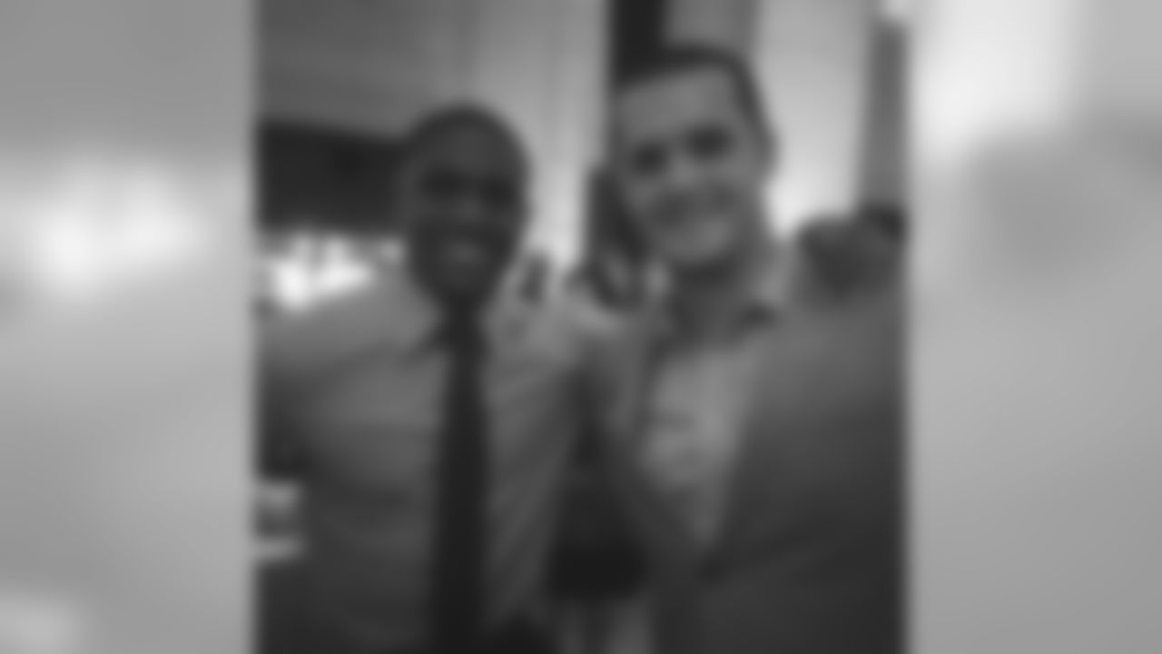 QB Derek Carr