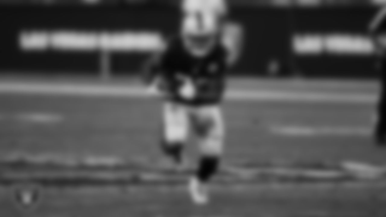 Las Vegas Raiders running back Josh Jacobs (28) rushes during the regular season home game against the Los Angeles Chargers.