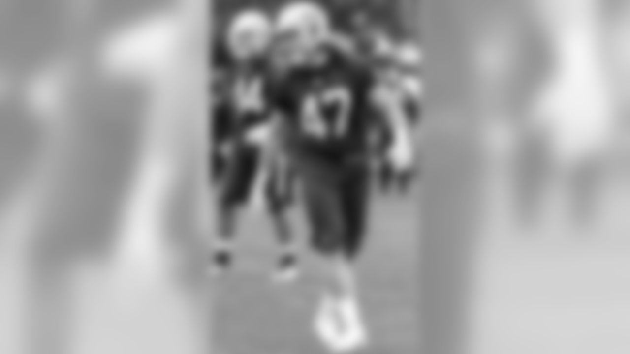 LB/DE James Cowser