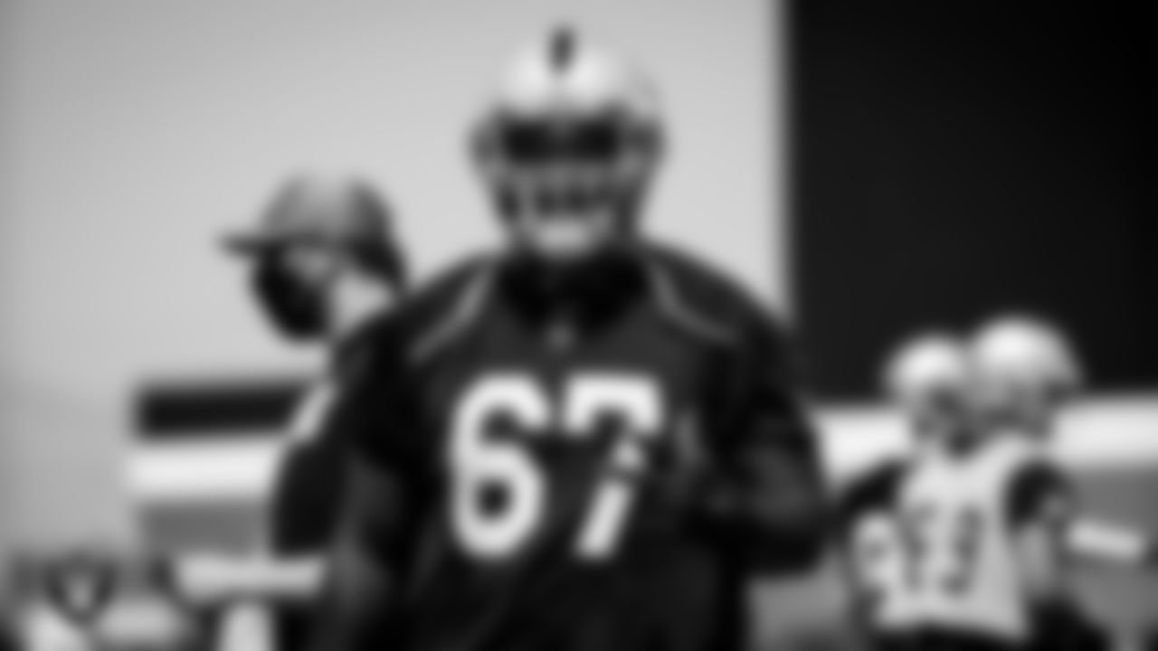 Las Vegas Raiders guard Lester Cotton Sr. (67) during practice.