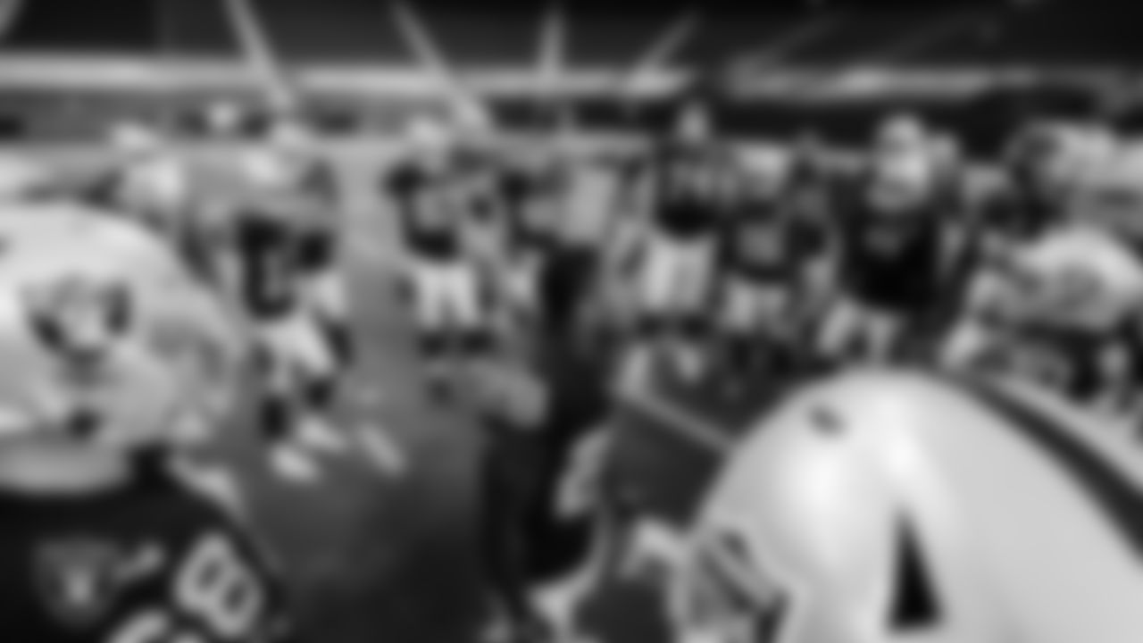Las Vegas Raiders running back Josh Jacobs (28) fires up the team before the regular season home game against the New Orleans Saints.