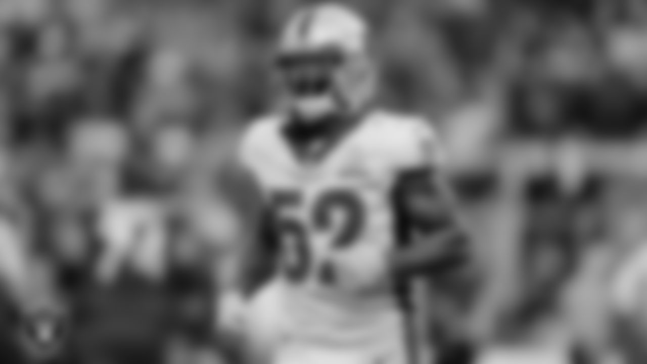 Las Vegas Raiders linebacker Denzel Perryman (52) during the 2022 Pro Bowl at Allegiant Stadium.