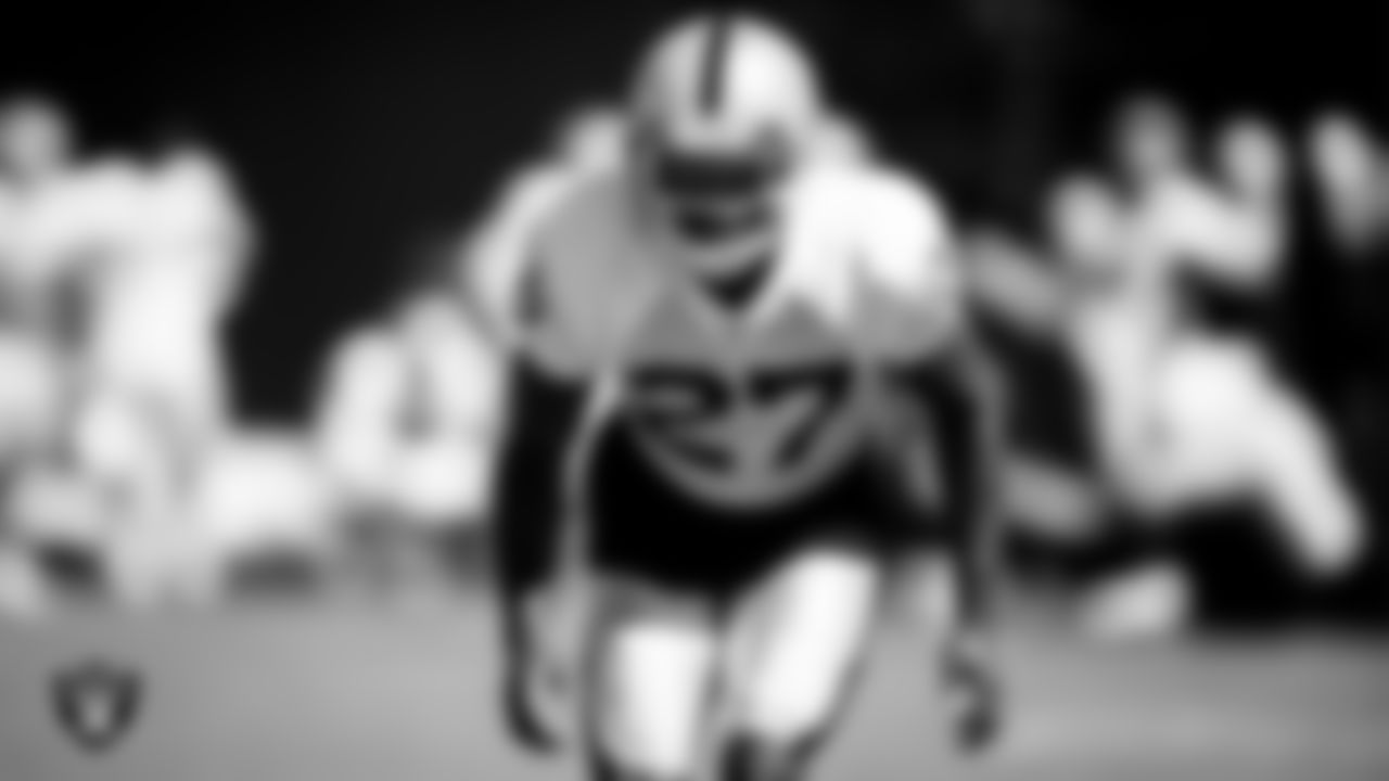 Las Vegas Raiders cornerback Trayvon Mullen (27) during practice.