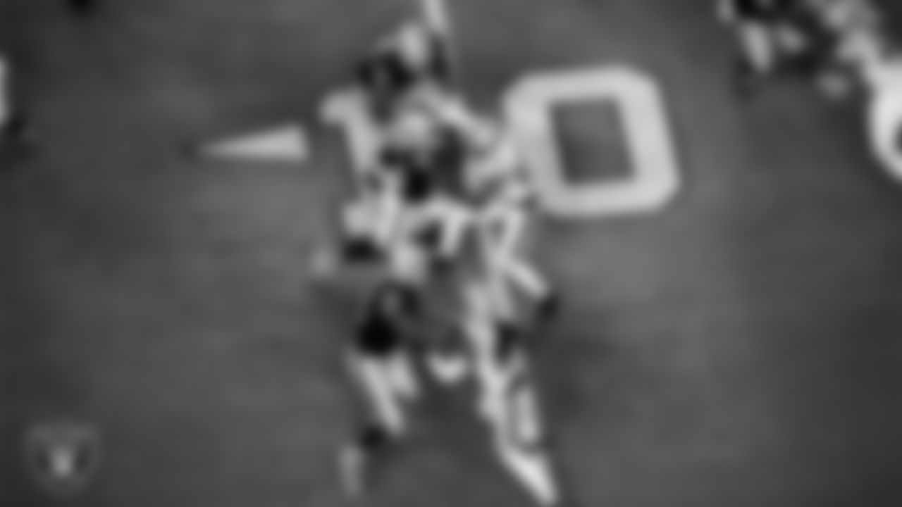 Las Vegas Raiders running back Jalen Richard (30) rushes during the regular season home game against the New Orleans Saints.