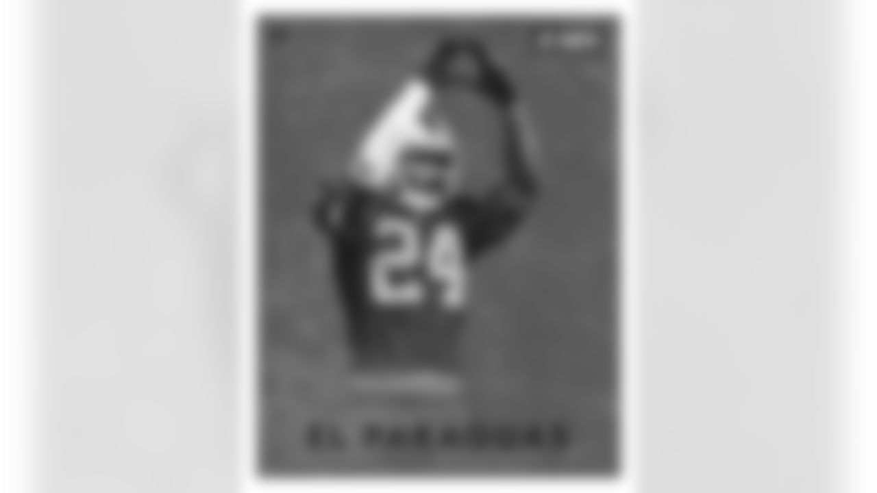 El Paraguas (The Umbrella): Represented by Charles Woodson covering the WR from the ball