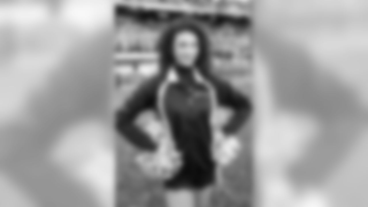 Raiderette Jenna