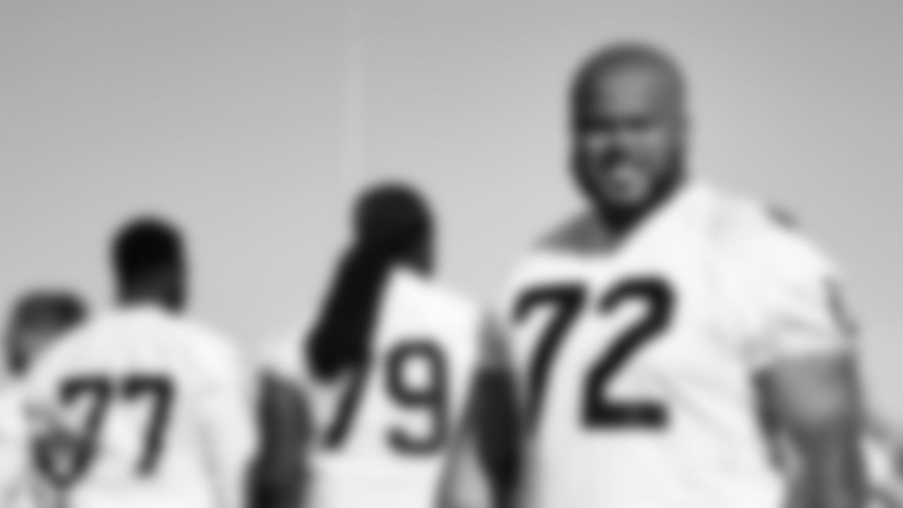 Las Vegas Raiders offensive lineman Jermaine Eluemunor (72) at a workout during phase two of the offseason program.