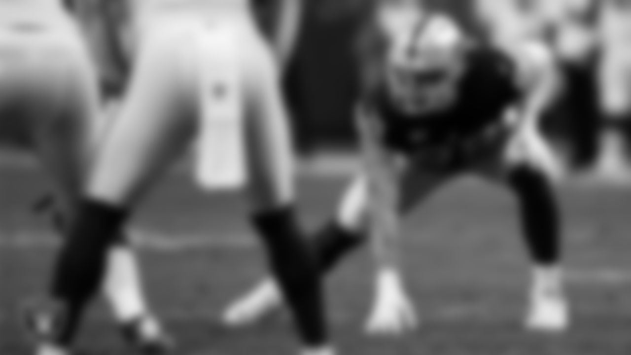 Las Vegas Raiders defensive end Maxx Crosby (98) lines up before the snap during the regular season home game against the Washington Football Team.
