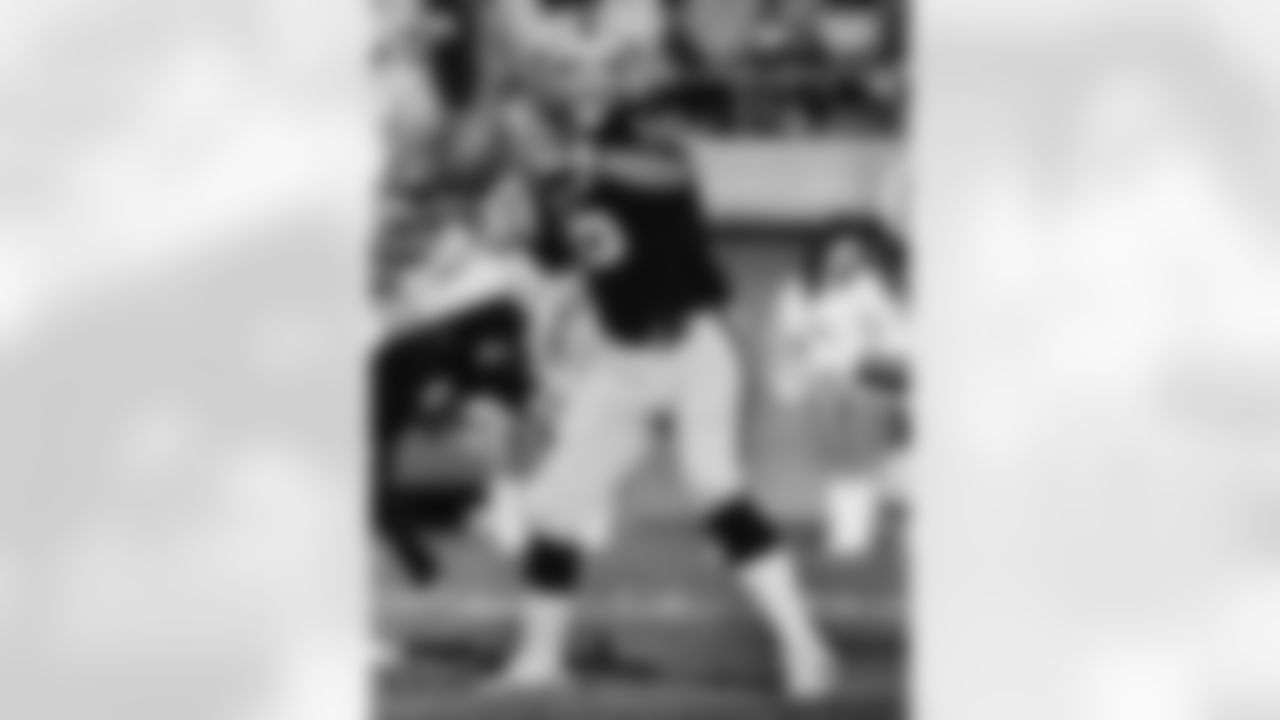 Jim Plunkett joined the Raiders in 1978 as a backup to Kenny Stabler. Plunkett got his chance to start in 1980 and went on to be named Super Bowl XV MVP and also led the Raiders to the Super Bowl XVIII title. Plunkett played in 70 regular-season games with 57 starts and completed 960 of 1,707 pass attempts for 12,665 yards and 80 TDs.