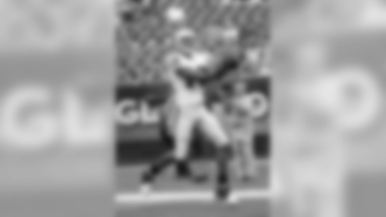 WR Randy Moss (2005-2006)