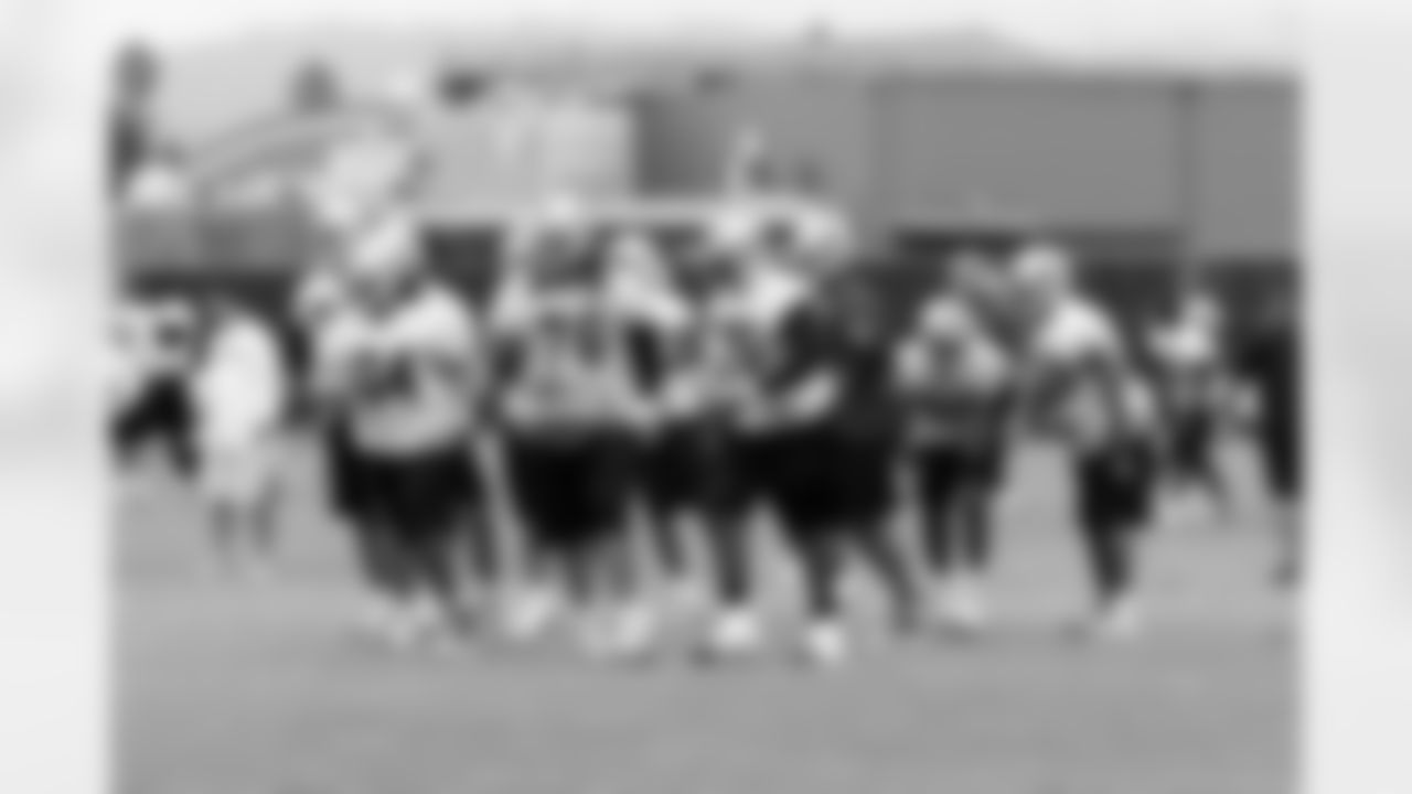 The Raiders offense gets ready to run the play. Photo By Tony Gonzales