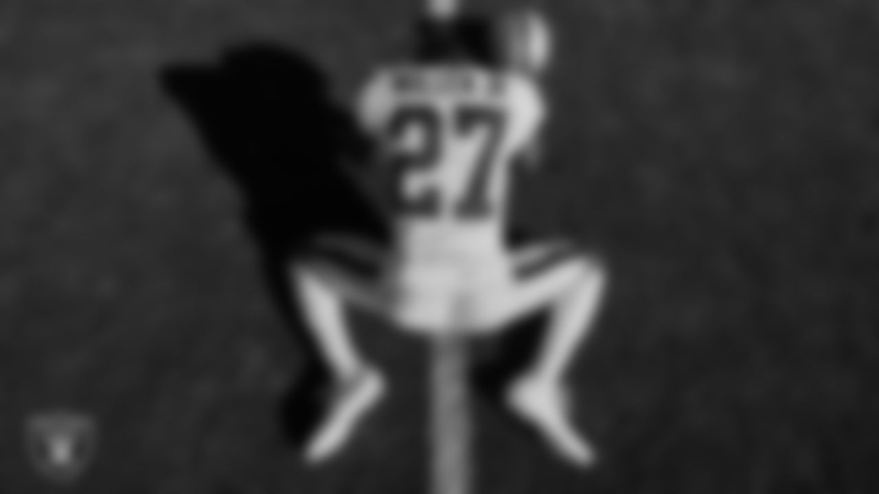 Las Vegas Raiders cornerback Trayvon Mullen Jr. (27) warming up before the regular season away game against the Kansas City Chiefs.