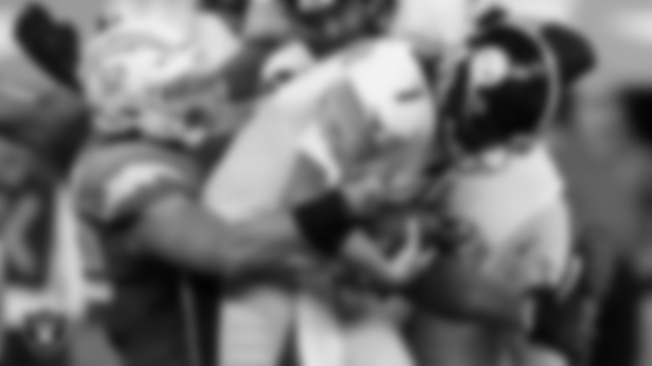 LB Kyler Fackrell
Previous teams: Green Bay Packers (2016–2019), New York Giants (2020), Los Angeles Chargers (2021)