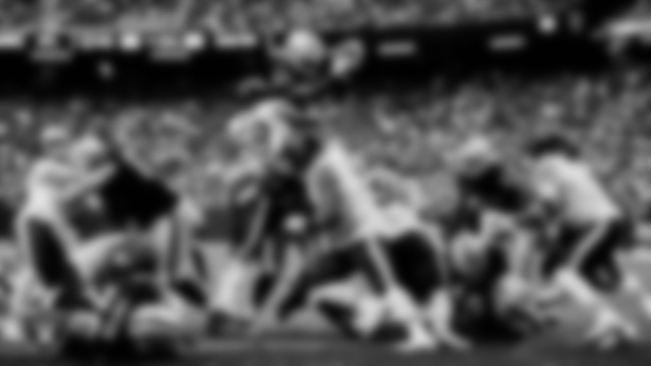 Las Vegas Raiders running back Josh Jacobs (28) rushes for a 1-yard touchdown during the regular season home game against the Chicago Bears.