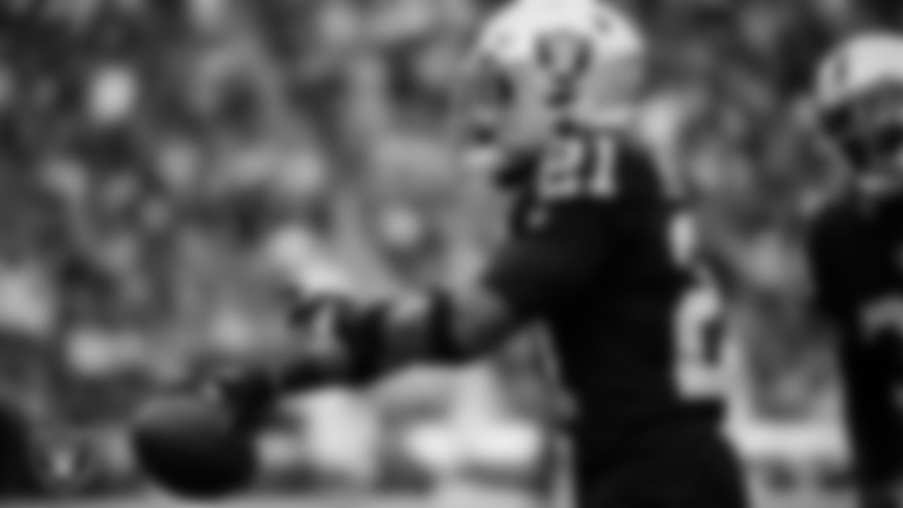 Las Vegas Raiders cornerback Amik Robertson (21) celebrates after making an interception during the regular season home game against the Arizona Cardinals at Allegiant Stadium.