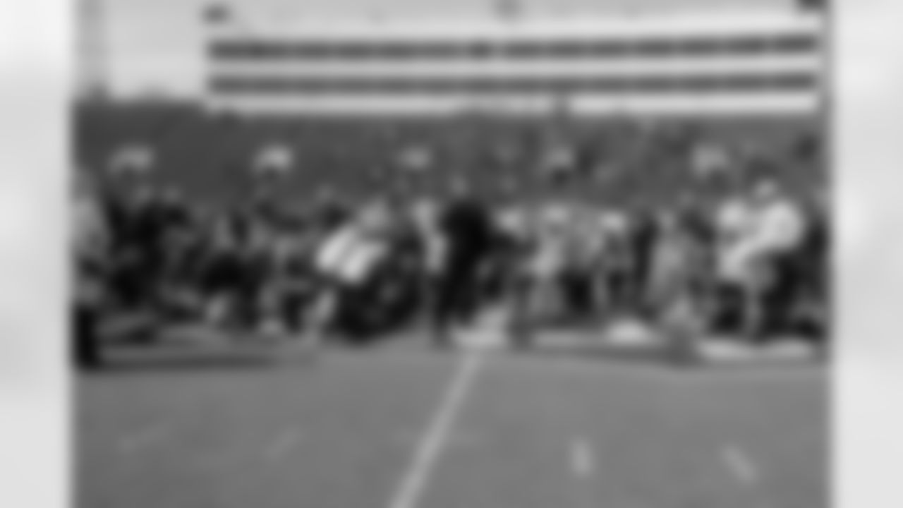 Head Coach Dennis Allen address his North squad after Wednesday's practice.