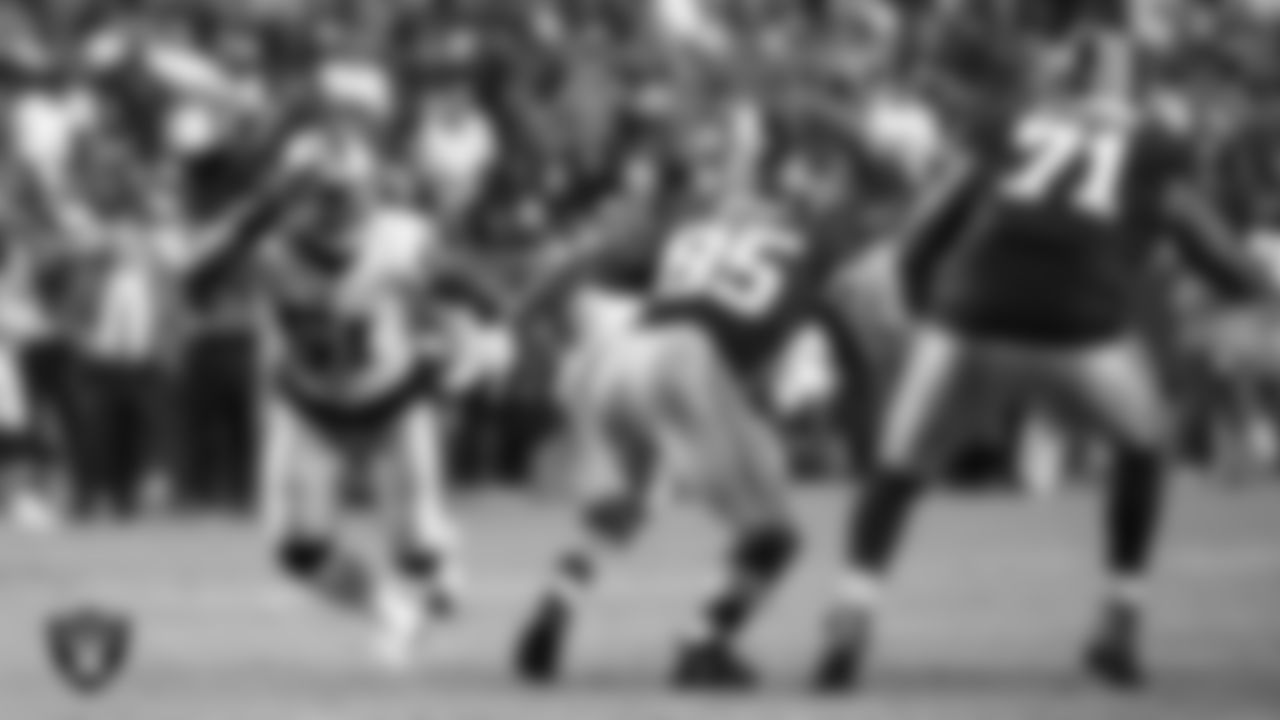 Oakland Raiders outside linebacker Bruce Irvin (51) rushes the quarterback during the regular season away game against the Washington Football Team at FedEx Field, Sunday, September 24, 2017, in Landover, Md.