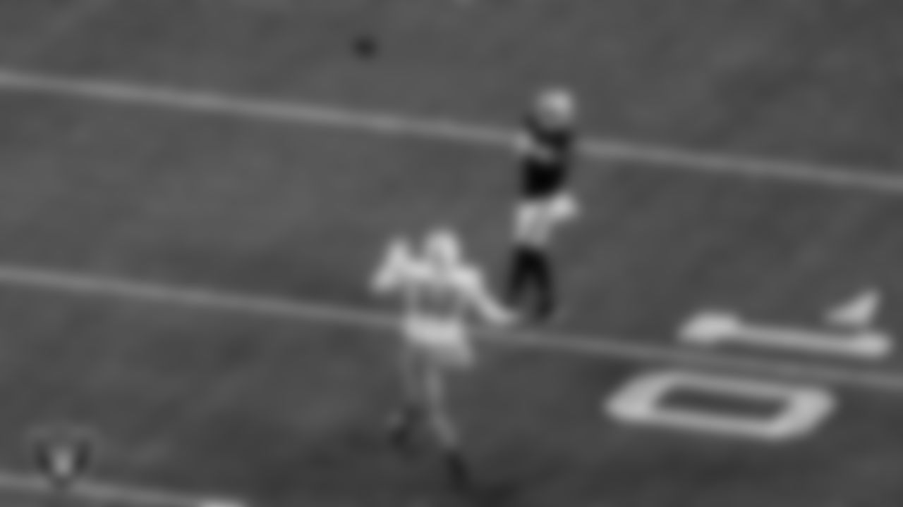 Las Vegas Raiders quarterback Derek Carr (4) passes for an 85-yard touchdown during the regular season home game against the Miami Dolphins.