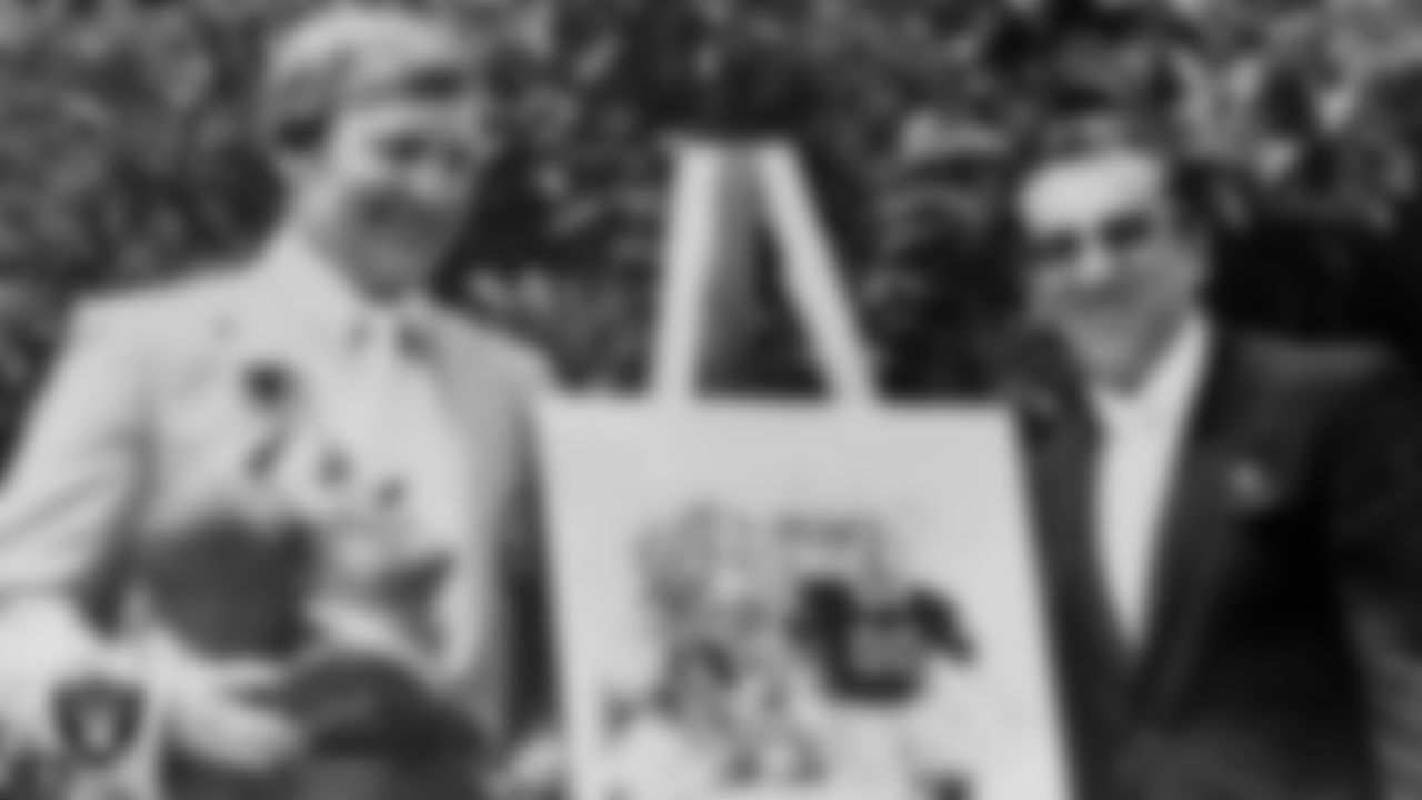 C Jim Otto (1960-74)
Hall of Fame Class of 1980