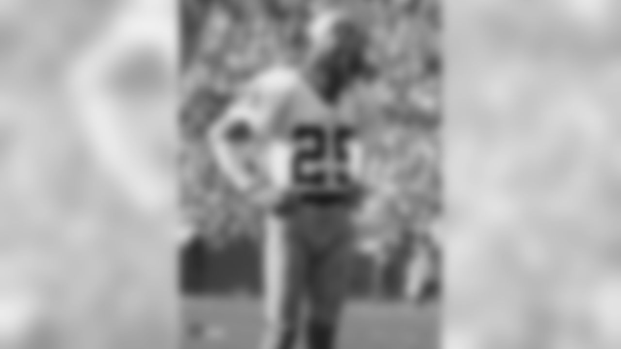 WR Fred Biletnikoff played in 190 games with 160 starts and caught 589 passes for 8,974 yards and 76 TDs. He was named MVP of Super Bowl XI and was later enshrined in the Pro Football Hall of Fame in 1988.