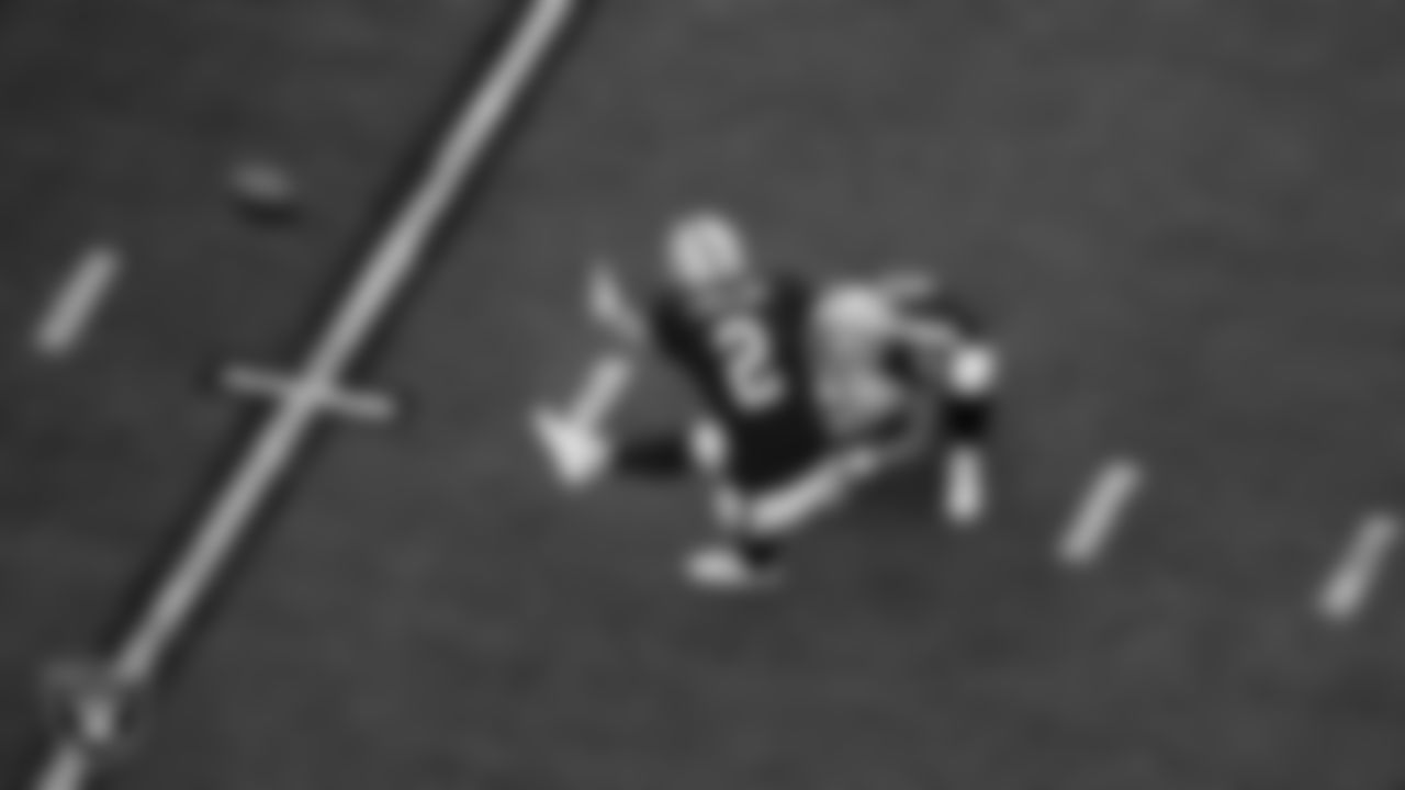 Las Vegas Raiders kicker Daniel Carlson (2) kicks a 32-yard field goal during the regular season home game against the Arizona Cardinals at Allegiant Stadium.