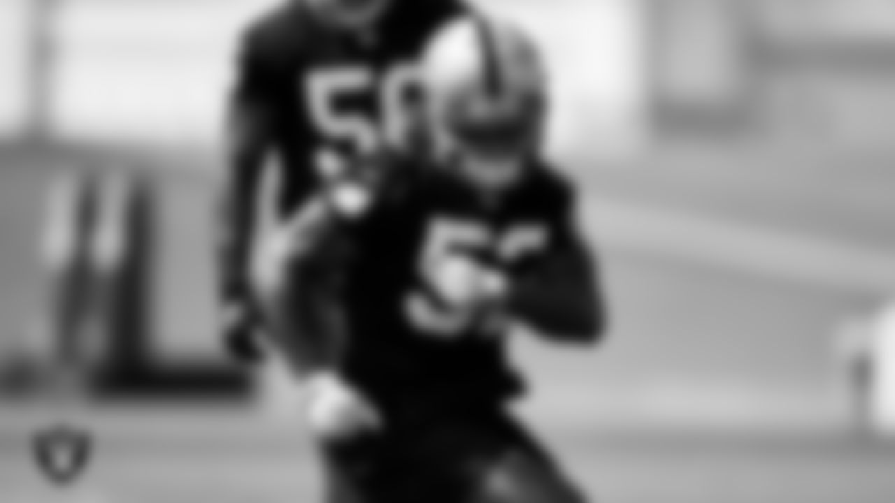 LB Denzel Perryman