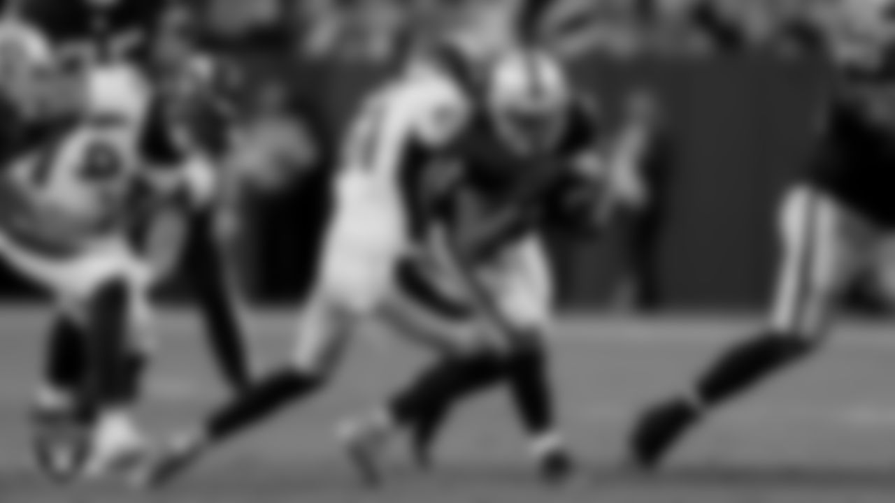 Las Vegas Raiders running back Josh Jacobs (28) during the regular season home game against the Denver Broncos.