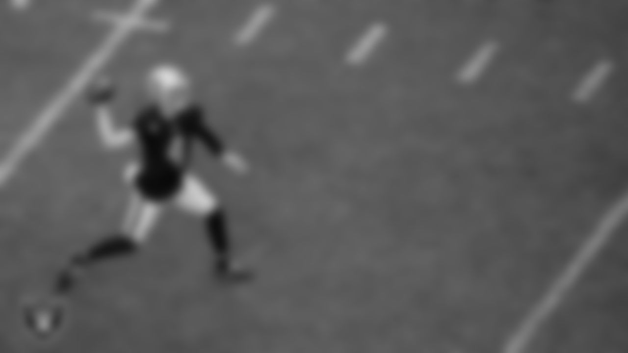 Las Vegas Raiders quarterback Derek Carr (4) during the regular season home game against the Chicago Bears.