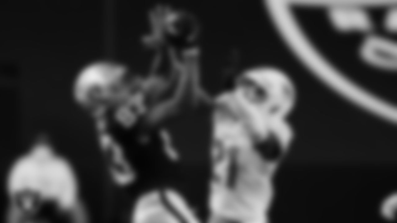 Las Vegas Raiders tight end Darren Waller (83) makes a catch during the regular season home game against the Miami Dolphins.