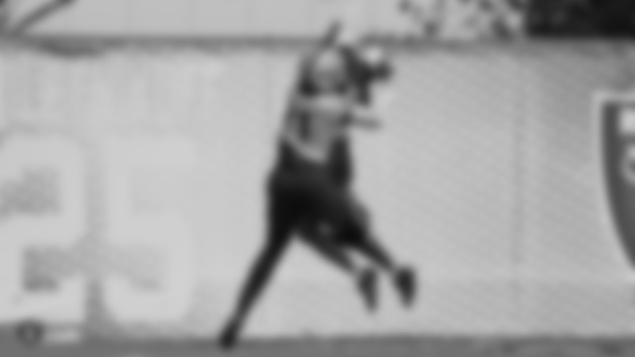Raiders cornerback Gareon Conley (21) on the field for practice.