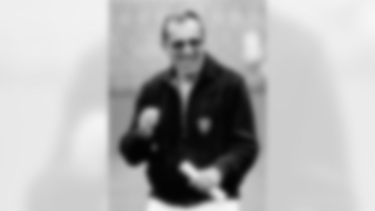 Inducted into the Hall of Fame in 1992 as a team and league administrator, Al Davis helmed the Raiders to 29 winning seasons and 3 Super Bowl victories.